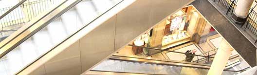 Escada rolante feita com vidro